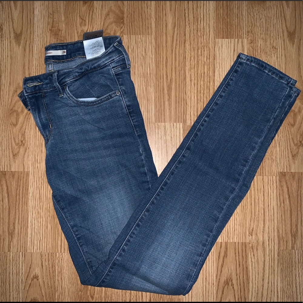 Levi 711 Skinny Jeans